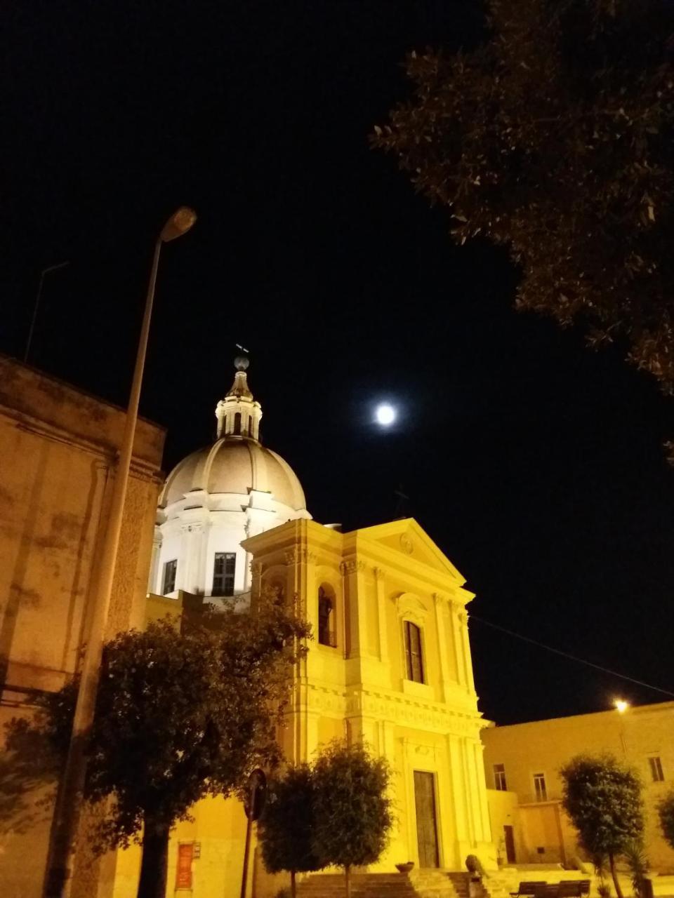 Il Da Vinci Casa Vacanze Giovinazzo Exterior foto